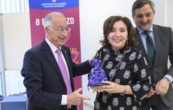 Diputación homenajea a los profesionales del Servicio Provincial de Igualdad por su 30 años de trabajo