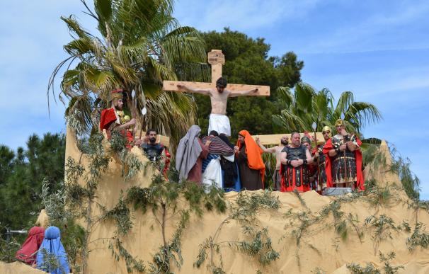 Benetússer representa el juicio y la crucifixión de Jesús