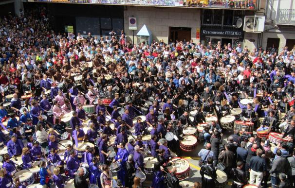 Más de mil tambores hacen retumbar l'Alcora en la Rompida de la Hora
