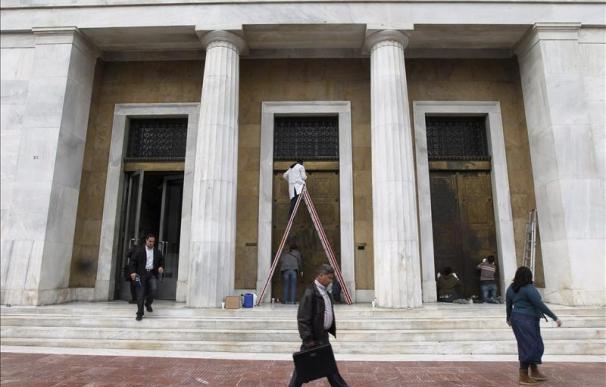 Los principales bancos griegos reciben una inyección de 18.000 millones de euros