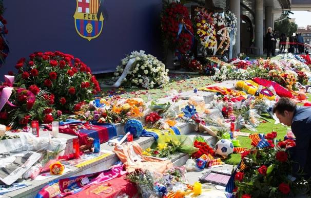Un total de 60.525 personas han pasado por el Camp Nou para despedirse de Johan Cruyff