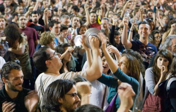 Miles de personas "claman al cielo" en Zaragoza por un giro en la política