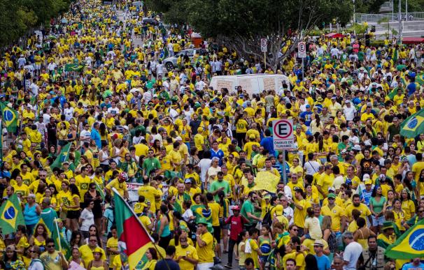 Brasil arde al escuchar la llamada secreta en la que Dilma salva a Lula