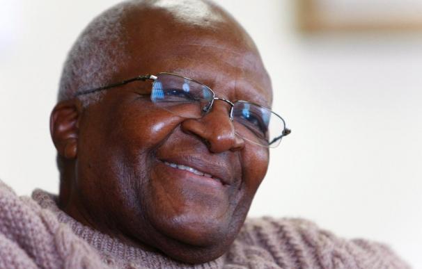 Desmond Tutu anuncia que se retira para dedicarse a su familia