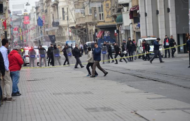 Atentado suicida en una calle céntrica en Estambul