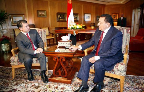 El primer ministro y gobierno de Jordania presentan su dimisión al rey Abdala