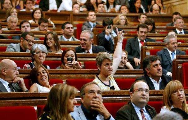 Rubalcaba hubiera votado "no" y pide que no se politice la decisión catalana