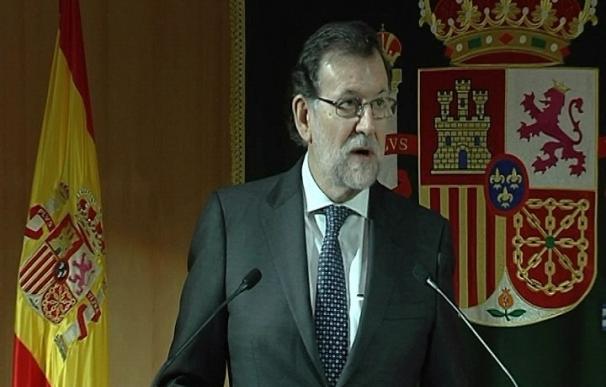 Rajoy consultará con el Gobierno y el Parlamento si debe acudir al Congreso a explicar el acuerdo de la UE con Turquía