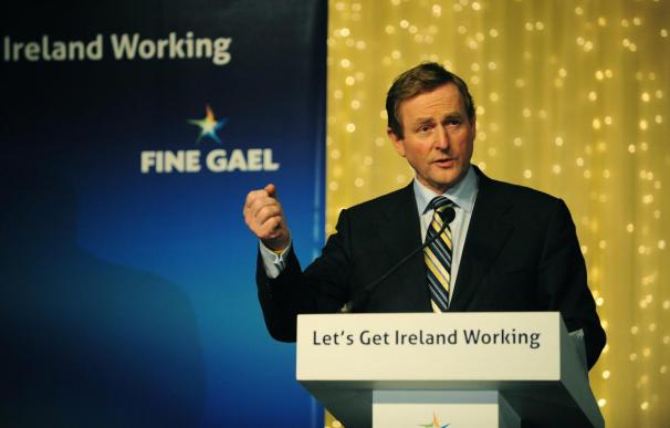El conservador Fine Gael estudia opciones para gobernar en solitario o en coalición en Irlanda