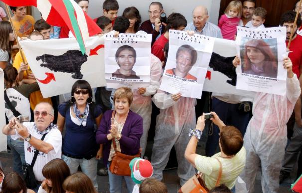 Cien abogados apoyan un manifiesto en favor de exhibir fotos de presos de ETA