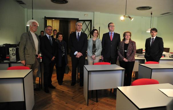 La Obra Social de Ibercaja abre una sala de estudio en el Casino de Teruel