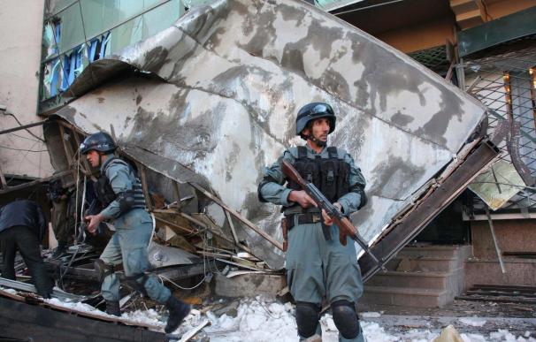 Un muerto y 23 heridos en un atentado suicida en el sur de Afganistán