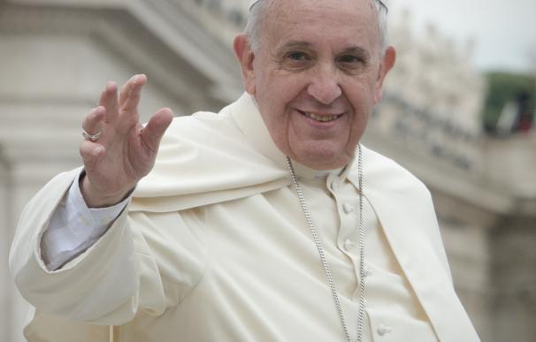 El papa Francisco lavará los pies a doce refugiados el Jueves Santo