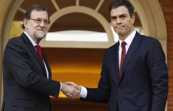 Rajoy y Pedro Sánchez hablan por teléfono sobre los atentados de Bruselas y acuerdan seguir en contacto