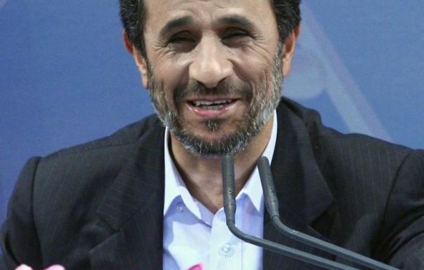 Ahmadineyad dice que nace un nuevo Oriente Medio sin Estados Unidos e Israel