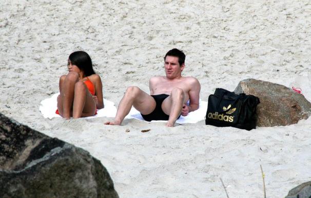 Messi descansa en las playas de Río de Janeiro tras la eliminación argentina
