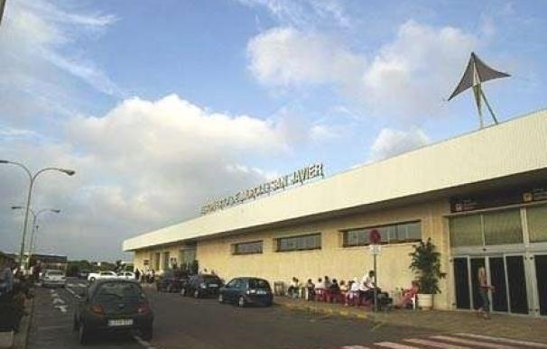 Los vuelos del aeropuerto de San Javier no están afectados por los atentados de Bruselas