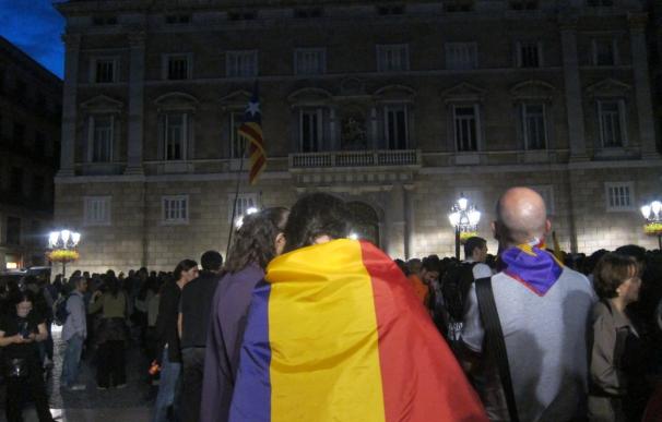 Los concentrados en Barcelona a favor de la República se desplazan a la sede de la Generalitat y el Ayuntamiento