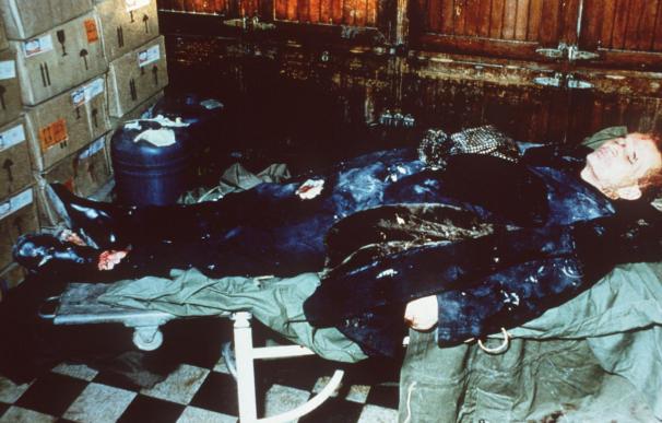 Exhuman los cadáveres de los Ceausescu para comprobar su identidad