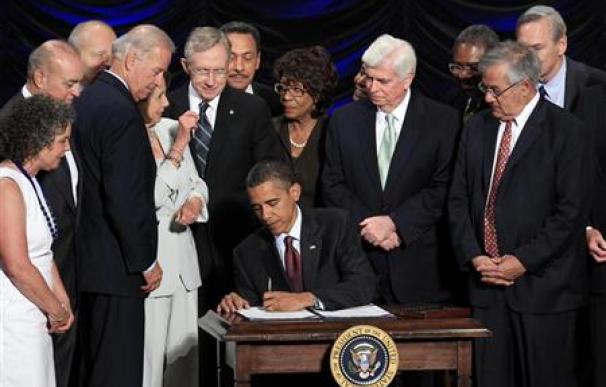 Obama promulga la ley de reforma para la regulación financiera