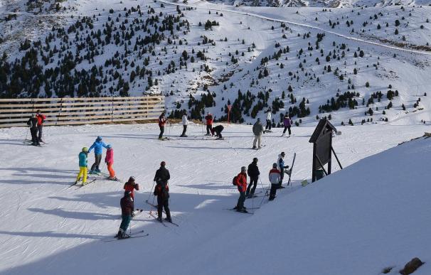 Un esquiador fallece en la estación de Cerler (Huesca)