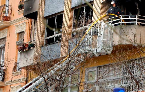 Ocho heridos leves por un incendio en una vivienda de Puente de Vallecas