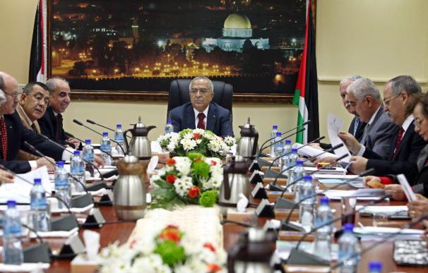 Dimite en bloque el Gobierno palestino para abrir la puerta a otras facciones