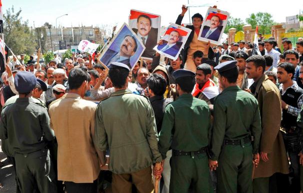 Dos muertos y diecinueve heridos en varias manifestaciones en Yemen