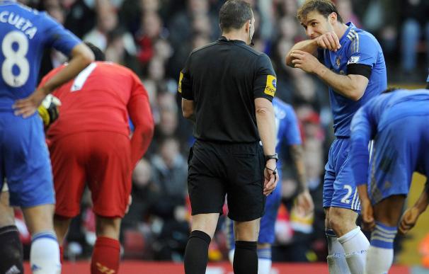 Luis Suárez mordió al defensa del Chelsea el pasado fin de semana