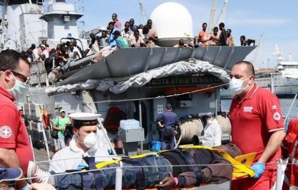 Un jubilado romano salva por teléfono a cientos de migrantes en el mar