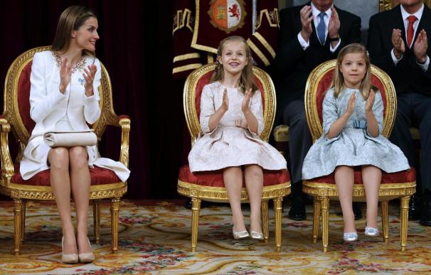 Princesa de Asturias antes de que le lleguen los pies al suelo