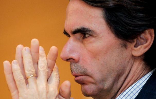 Aznar reúne a los partidos de centro-derecha para estudiar recetas anticrisis