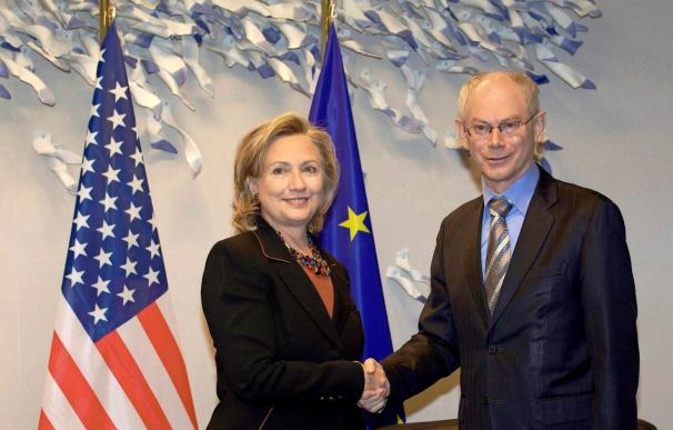 Clinton renueva en Bruselas el compromiso transatlántico de Estados Unidos