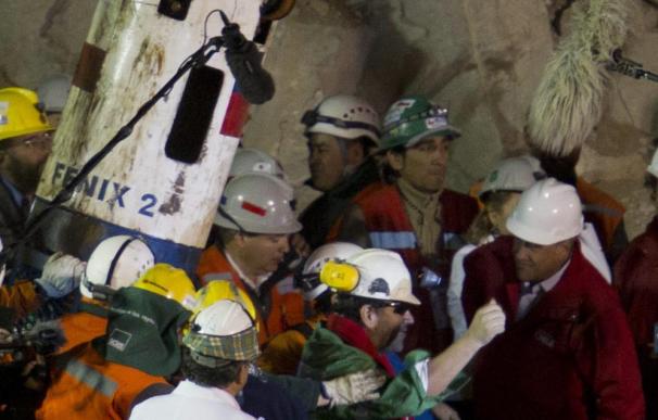 Chile celebra que los 33 mineros están en libertad