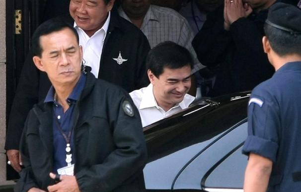 El primer ministro tailandés defiende su actuación en la frontera con Camboya