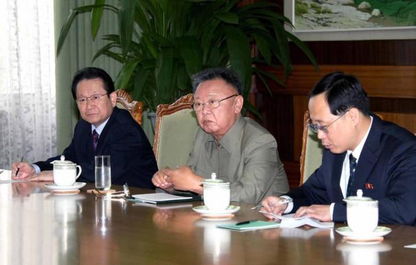Kim Jong-il y su hijo menor se reúnen con una delegación militar china