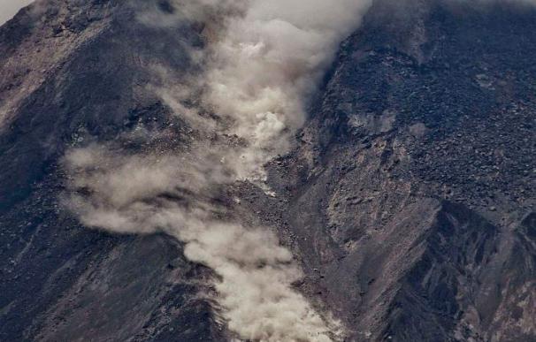 Ascienden a 25 los muertos por la erupción del volcán Merapi en Indonesia