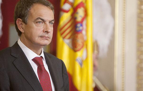 Zapatero, entrevistado en cuatro medios alemanes, dice que "Alemania debe jugar como delantero centro y no a la defensiva"