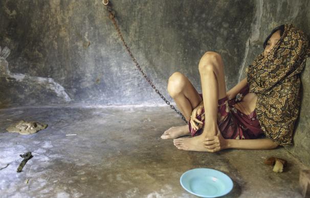 HRW denuncia el maltrato y encadenamiento de personas con problemas mentales en Indonesia