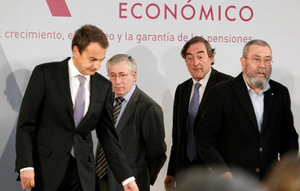 Zapatero asegura que los mejores resultados se obtienen cuando se trabaja en equipo