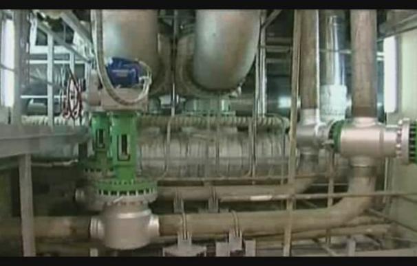 Irán carga combustible nuclear por primera vez en la central de Bushehr