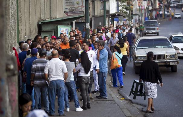 Venezuela vota con normalidad y sin prisas para elegir al sucesor de Chávez