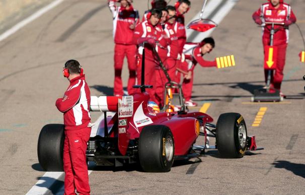 Alonso fue el más rápido en Valencia, seguido de Vettel
