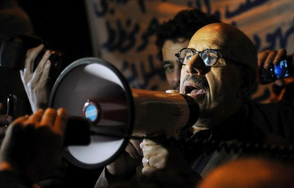El Baradei pide al Ejército que intervenga para proteger las vidas de los egipcios
