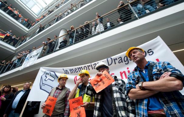 Cientos de trabajadores de Hochtief se manifiestan contra la opa de ACS