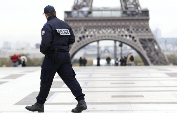 La policía estrecha el cerco al tirador de París con ADN y huellas dactilares