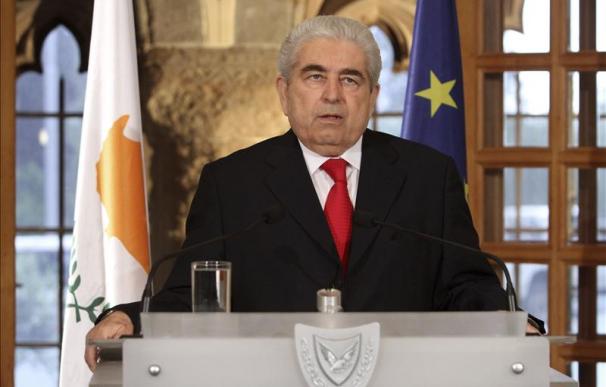 Chipre se plantea solicitar ayuda europea para sus bancos antes de fin de mes