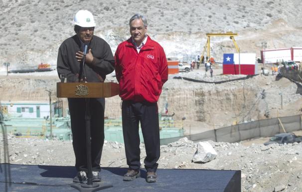 La sociedad internacional se vuelca en Chile y aplaude el rescate de los mineros