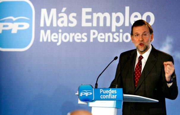 Rajoy promete buscar acuerdos, pero critica que festejen endurecer las pensiones