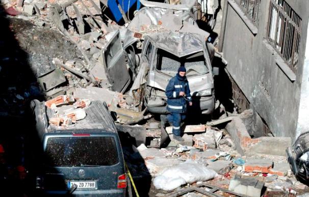 Al menos tres muertos y 30 heridos en una explosión en un edificio en Ankara